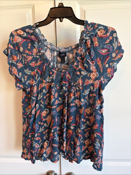 Daytrip Tops - Daytrip Blue Paisley Flutter Sleeve Tunic
